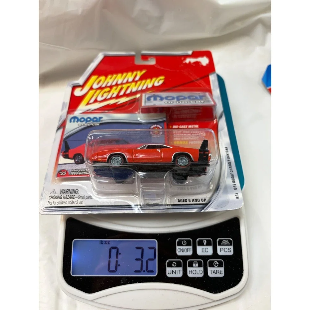 Johnny Lightning 1969 Dodge Charger Daytona Mopar Or No Car Orange 1/64 239-04